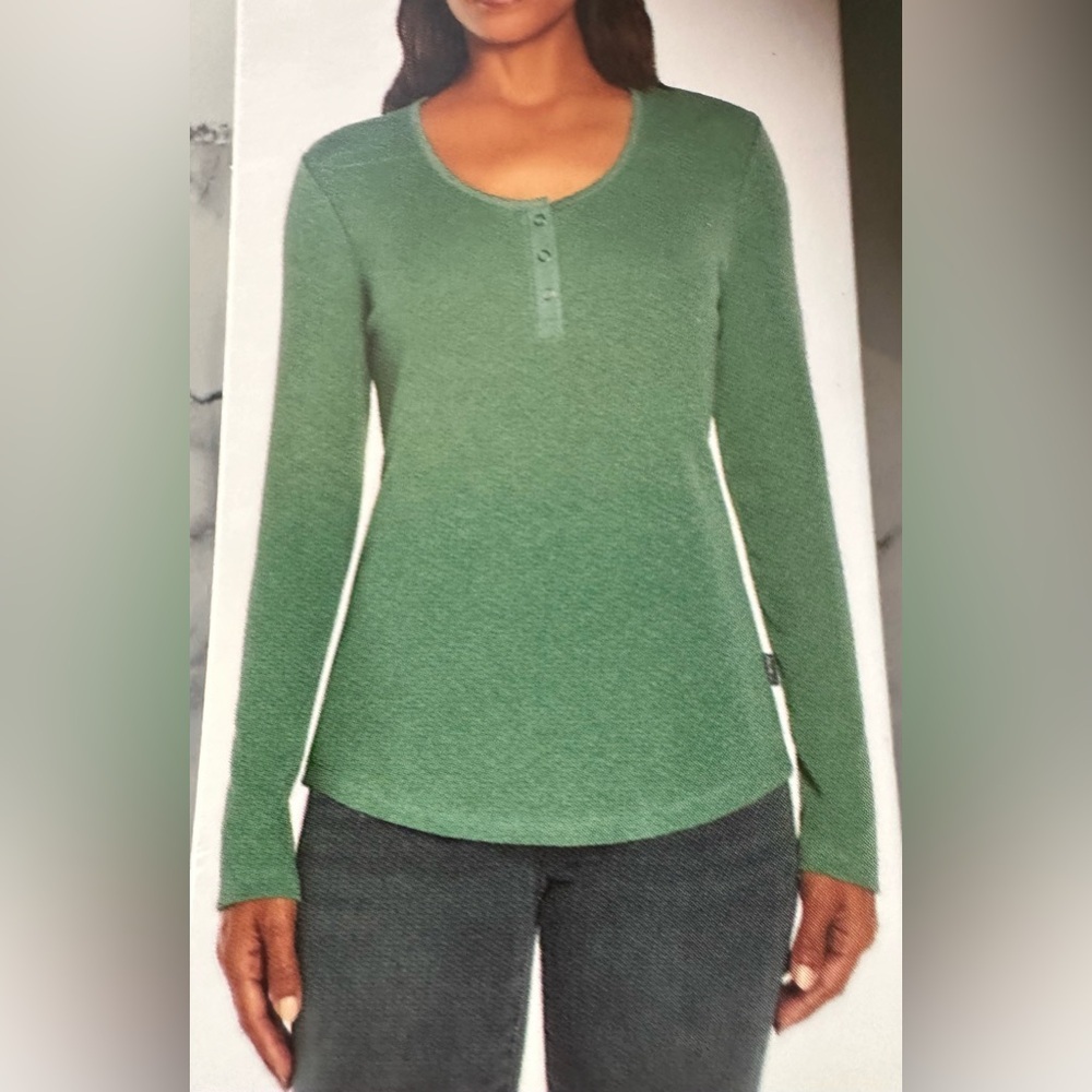 NWT Eddie Bauer Green Henley Top - Size Small